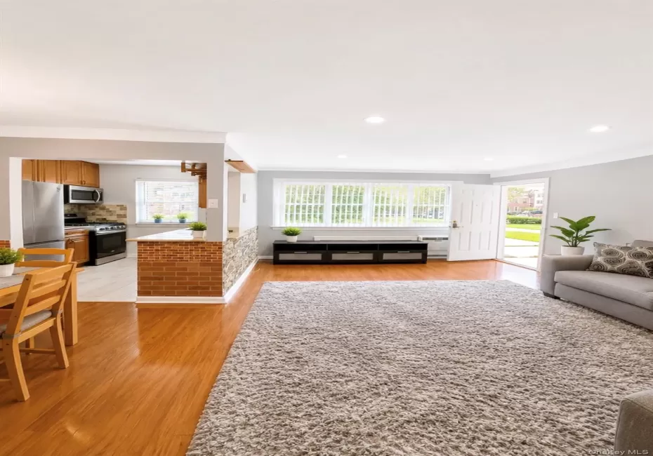 15054 Melbourne Avenue, New York, NY, 1 Bedroom Bedrooms, 4 Rooms Rooms,1 BathroomBathrooms,Residential,For Rent,Melbourne,0,1036623 15054 Melbourne Avenue, New York, NY, 1 Bedroom Bedrooms, 4 Rooms Rooms,1 BathroomBathrooms,Residential,For Rent,Melbourne,0,1036623