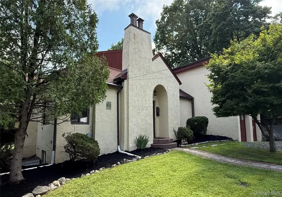 1 Sunset Drive, Ramapo, NY, 7 Bedrooms Bedrooms, 9 Rooms Rooms,3 BathroomsBathrooms,Residential,For Rent,Sunset,0,1036633 1 Sunset Drive, Ramapo, NY, 7 Bedrooms Bedrooms, 9 Rooms Rooms,3 BathroomsBathrooms,Residential,For Rent,Sunset,0,1036633