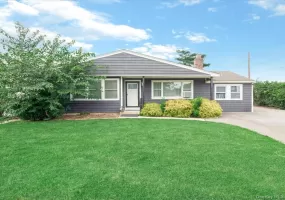 14 Lois Lane, Oyster Bay, NY, 1 Bedroom Bedrooms, 3 Rooms Rooms,1 BathroomBathrooms,Residential Lease,For Rent,Lois,0,1036652 14 Lois Lane, Oyster Bay, NY, 1 Bedroom Bedrooms, 3 Rooms Rooms,1 BathroomBathrooms,Residential Lease,For Rent,Lois,0,1036652