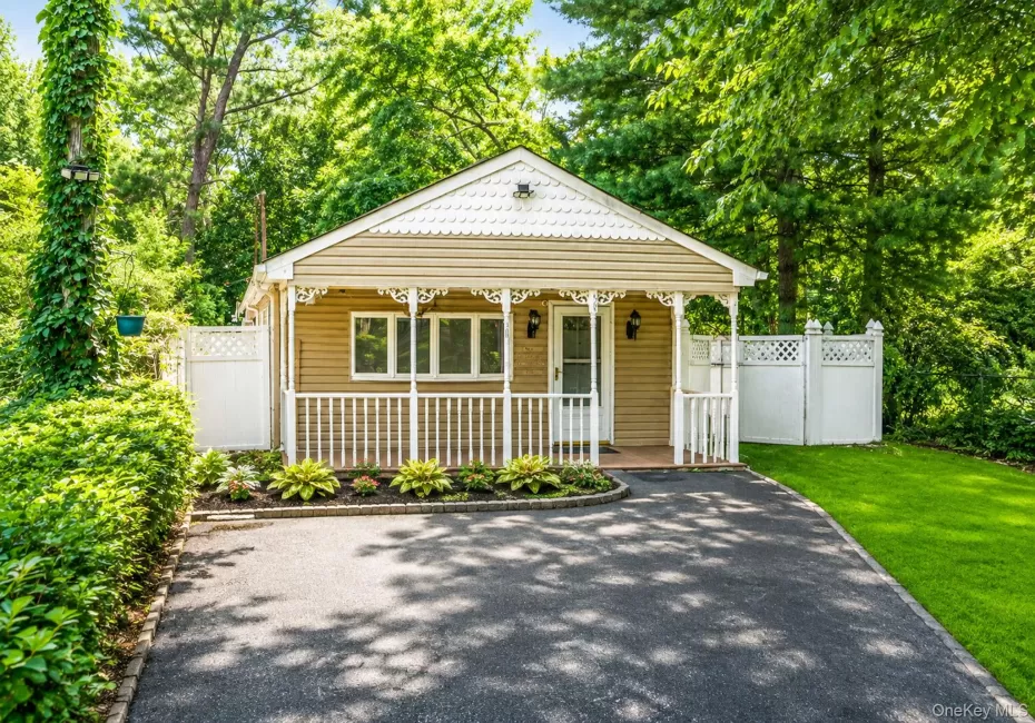 125 Wood Road, Brookhaven, NY, 3 Bedrooms Bedrooms, 7 Rooms Rooms,1 BathroomBathrooms,Residential,For Rent,Wood,0,1036715 125 Wood Road, Brookhaven, NY, 3 Bedrooms Bedrooms, 7 Rooms Rooms,1 BathroomBathrooms,Residential,For Rent,Wood,0,1036715