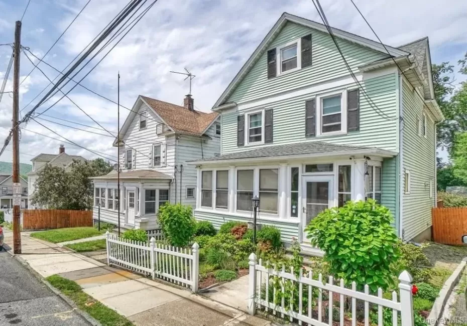 312 Bay Street, Peekskill, NY, 5 Bedrooms Bedrooms, 8 Rooms Rooms,2 BathroomsBathrooms,Residential,For Rent,Bay,0,1036746 312 Bay Street, Peekskill, NY, 5 Bedrooms Bedrooms, 8 Rooms Rooms,2 BathroomsBathrooms,Residential,For Rent,Bay,0,1036746