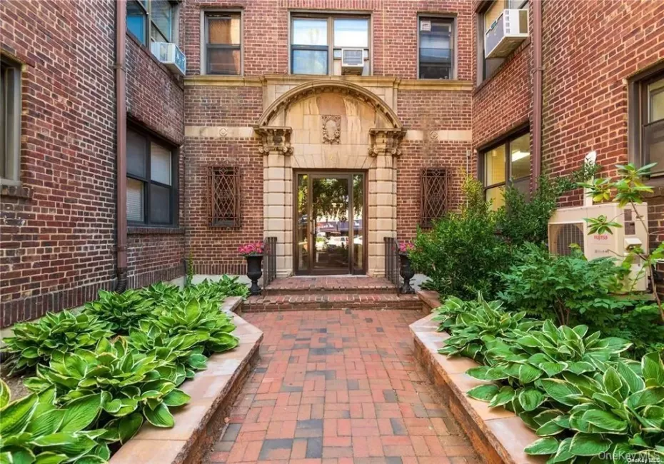 7 Bond Street, North Hempstead, NY, 1 Bedroom Bedrooms, 5 Rooms Rooms,1 BathroomBathrooms,Residential Lease,For Rent,Bond,0,1035416 7 Bond Street, North Hempstead, NY, 1 Bedroom Bedrooms, 5 Rooms Rooms,1 BathroomBathrooms,Residential Lease,For Rent,Bond,0,1035416