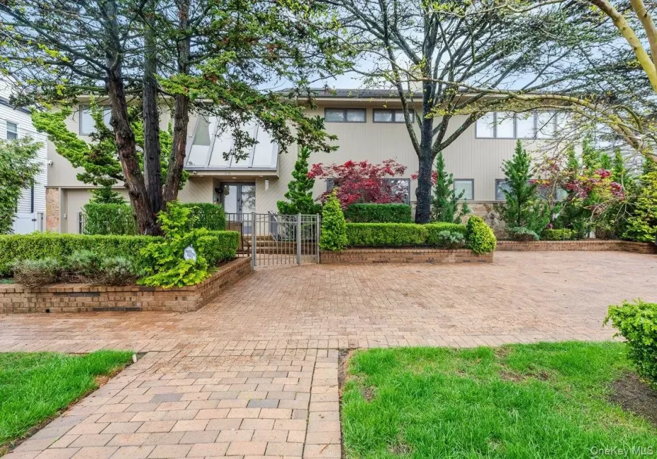 40 Cayuga Avenue, Hempstead, NY, 4 Bedrooms Bedrooms, 8 Rooms Rooms,4 BathroomsBathrooms,Residential Lease,For Rent,Cayuga,0,1035231 40 Cayuga Avenue, Hempstead, NY, 4 Bedrooms Bedrooms, 8 Rooms Rooms,4 BathroomsBathrooms,Residential Lease,For Rent,Cayuga,0,1035231