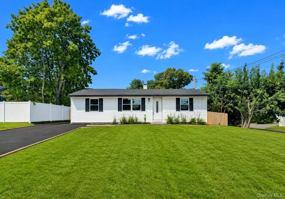14 Marie Lane, Islip, NY, 4 Bedrooms Bedrooms, 6 Rooms Rooms,1 BathroomBathrooms,Residential,For Rent,Marie,0,1036809 14 Marie Lane, Islip, NY, 4 Bedrooms Bedrooms, 6 Rooms Rooms,1 BathroomBathrooms,Residential,For Rent,Marie,0,1036809