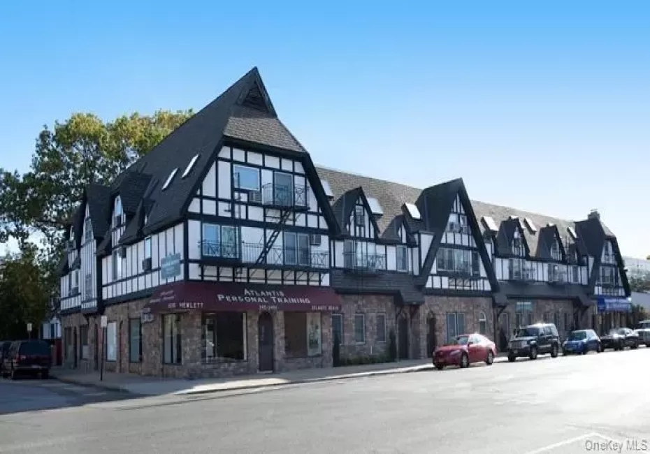 1427 Broadway Avenue, Hempstead, NY, 2 Bedrooms Bedrooms, 4 Rooms Rooms,1 BathroomBathrooms,Residential Lease,For Rent,Broadway,0,1037169 1427 Broadway Avenue, Hempstead, NY, 2 Bedrooms Bedrooms, 4 Rooms Rooms,1 BathroomBathrooms,Residential Lease,For Rent,Broadway,0,1037169