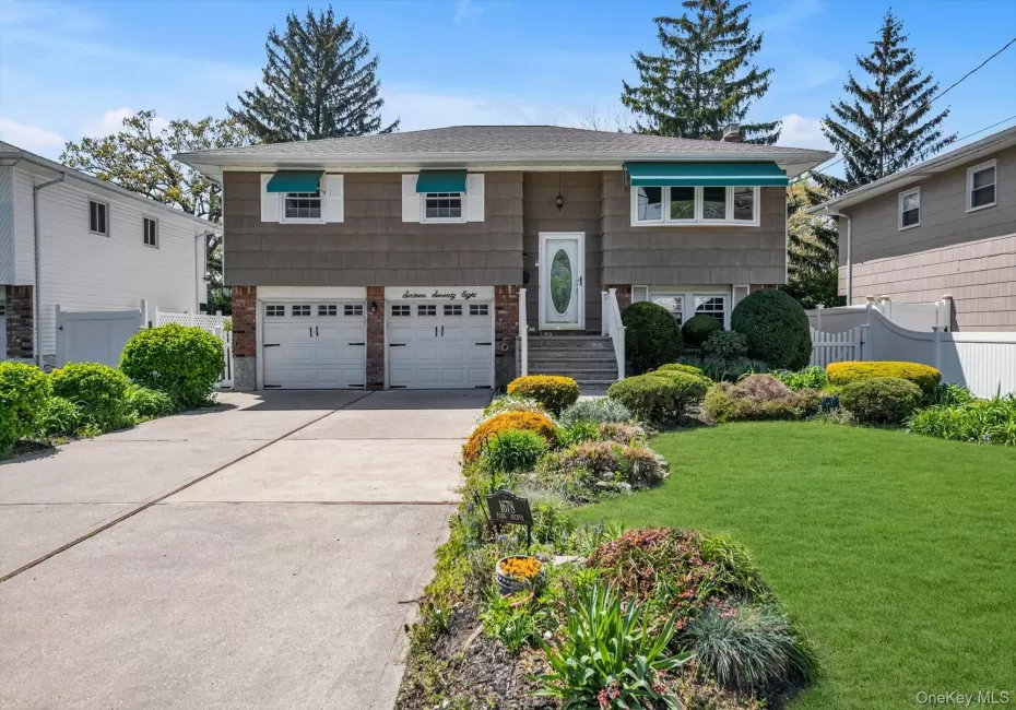 1678 Park Avenue, Hempstead, NY, 3 Bedrooms Bedrooms, 10 Rooms Rooms,2 BathroomsBathrooms,Residential,For Rent,Park,0,988283 1678 Park Avenue, Hempstead, NY, 3 Bedrooms Bedrooms, 10 Rooms Rooms,2 BathroomsBathrooms,Residential,For Rent,Park,0,988283