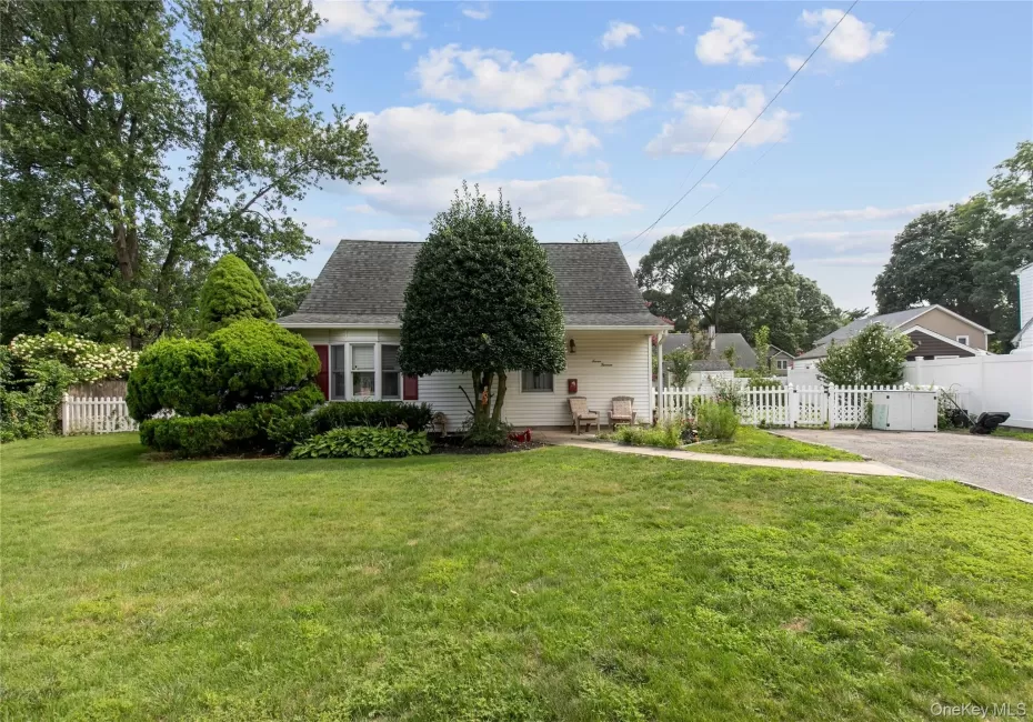 713 Wren Court, Hempstead, NY, 4 Bedrooms Bedrooms, 6 Rooms Rooms,2 BathroomsBathrooms,Residential,For Rent,Wren,0,1035233 713 Wren Court, Hempstead, NY, 4 Bedrooms Bedrooms, 6 Rooms Rooms,2 BathroomsBathrooms,Residential,For Rent,Wren,0,1035233