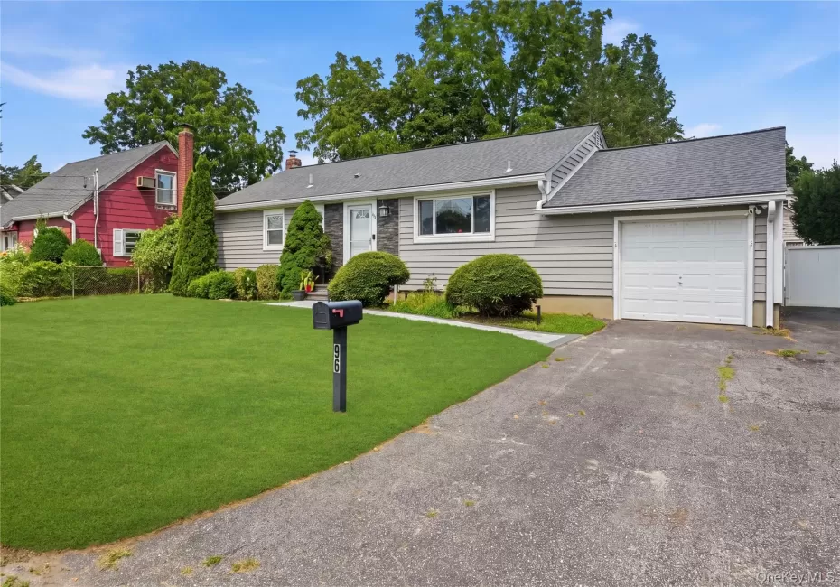 96 12th Street, Huntington, NY, 3 Bedrooms Bedrooms, 6 Rooms Rooms,1 BathroomBathrooms,Residential,For Rent,12th,0,1035892 96 12th Street, Huntington, NY, 3 Bedrooms Bedrooms, 6 Rooms Rooms,1 BathroomBathrooms,Residential,For Rent,12th,0,1035892