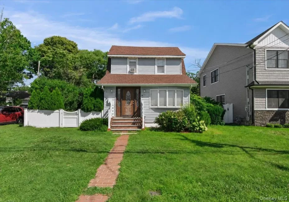 16 Marlboro Place, Hempstead, NY, 3 Bedrooms Bedrooms, 7 Rooms Rooms,2 BathroomsBathrooms,Residential,For Rent,Marlboro,0,1027555 16 Marlboro Place, Hempstead, NY, 3 Bedrooms Bedrooms, 7 Rooms Rooms,2 BathroomsBathrooms,Residential,For Rent,Marlboro,0,1027555