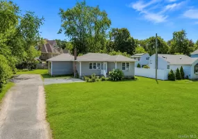 899 Hawkins Avenue, Brookhaven, NY, 4 Bedrooms Bedrooms, 8 Rooms Rooms,2 BathroomsBathrooms,Residential,For Rent,Hawkins,0,1035767 899 Hawkins Avenue, Brookhaven, NY, 4 Bedrooms Bedrooms, 8 Rooms Rooms,2 BathroomsBathrooms,Residential,For Rent,Hawkins,0,1035767