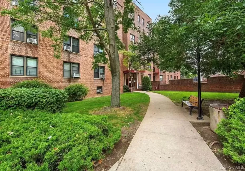 15040 71th Ave, New York, NY, 1 Bedroom Bedrooms, 4 Rooms Rooms,1 BathroomBathrooms,Residential,For Rent,71th Ave,0,1036988 15040 71th Ave, New York, NY, 1 Bedroom Bedrooms, 4 Rooms Rooms,1 BathroomBathrooms,Residential,For Rent,71th Ave,0,1036988