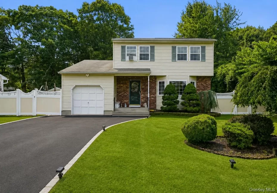 26 Probst Drive, Brookhaven, NY, 3 Bedrooms Bedrooms, 7 Rooms Rooms,1 BathroomBathrooms,Residential,For Rent,Probst,0,1036975 26 Probst Drive, Brookhaven, NY, 3 Bedrooms Bedrooms, 7 Rooms Rooms,1 BathroomBathrooms,Residential,For Rent,Probst,0,1036975