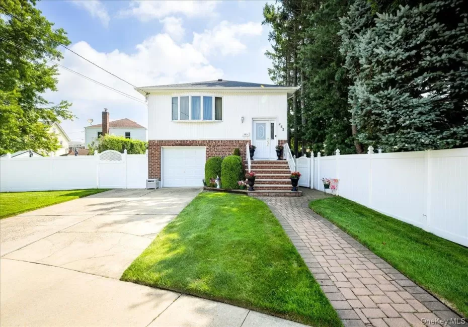 242 Seidman Place, Hempstead, NY, 4 Bedrooms Bedrooms, 9 Rooms Rooms,2 BathroomsBathrooms,Residential,For Rent,Seidman,0,1036274 242 Seidman Place, Hempstead, NY, 4 Bedrooms Bedrooms, 9 Rooms Rooms,2 BathroomsBathrooms,Residential,For Rent,Seidman,0,1036274