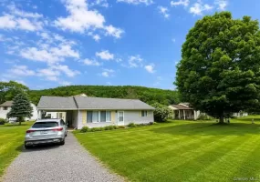12 Pine Drive, Fallsburg, NY, 2 Bedrooms Bedrooms, 7 Rooms Rooms,2 BathroomsBathrooms,Residential,For Rent,Pine,0,1036902 12 Pine Drive, Fallsburg, NY, 2 Bedrooms Bedrooms, 7 Rooms Rooms,2 BathroomsBathrooms,Residential,For Rent,Pine,0,1036902