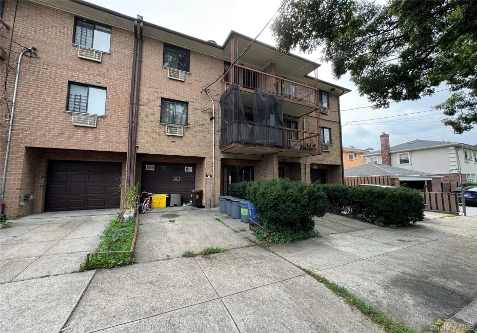 6139 168th Street, New York, NY, 1 Bedroom Bedrooms, 3 Rooms Rooms,1 BathroomBathrooms,Residential Lease,For Rent,168th,0,1037116 6139 168th Street, New York, NY, 1 Bedroom Bedrooms, 3 Rooms Rooms,1 BathroomBathrooms,Residential Lease,For Rent,168th,0,1037116