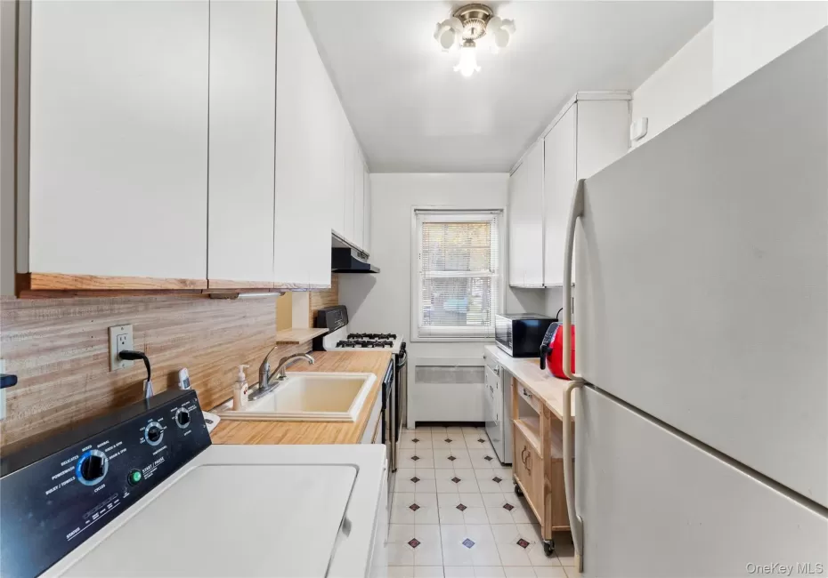 251-29 61st Avenue, New York, NY, 3 Bedrooms Bedrooms, 5 Rooms Rooms,1 BathroomBathrooms,Residential,For Rent,61st,0,1037201 251-29 61st Avenue, New York, NY, 3 Bedrooms Bedrooms, 5 Rooms Rooms,1 BathroomBathrooms,Residential,For Rent,61st,0,1037201