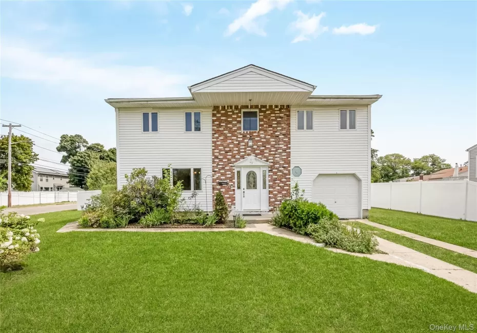 1 Autumn Lane, Babylon, NY, 4 Bedrooms Bedrooms, 9 Rooms Rooms,1 BathroomBathrooms,Residential,For Rent,Autumn,0,1034949 1 Autumn Lane, Babylon, NY, 4 Bedrooms Bedrooms, 9 Rooms Rooms,1 BathroomBathrooms,Residential,For Rent,Autumn,0,1034949