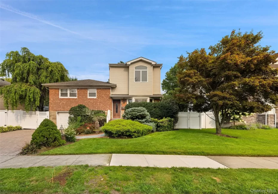 26 Kathleen Drive, Oyster Bay, NY, 4 Bedrooms Bedrooms, 9 Rooms Rooms,3 BathroomsBathrooms,Residential,For Rent,Kathleen,0,1035555 26 Kathleen Drive, Oyster Bay, NY, 4 Bedrooms Bedrooms, 9 Rooms Rooms,3 BathroomsBathrooms,Residential,For Rent,Kathleen,0,1035555