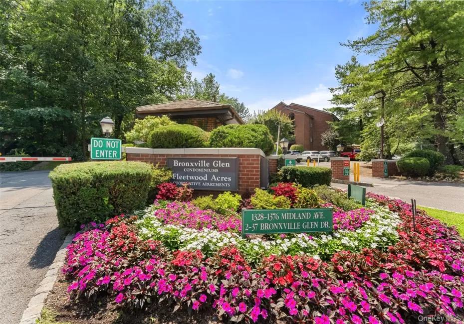 Welcome to Bronxville Glen a 24-hour gated community. Welcome to Bronxville Glen a 24-hour gated community.