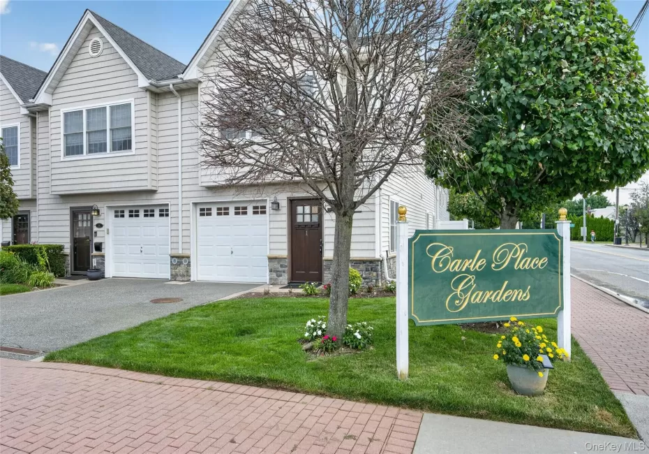 1 Koch Place, North Hempstead, NY, 1 Bedroom Bedrooms, 5 Rooms Rooms,2 BathroomsBathrooms,Residential,For Rent,Koch,0,1029419 1 Koch Place, North Hempstead, NY, 1 Bedroom Bedrooms, 5 Rooms Rooms,2 BathroomsBathrooms,Residential,For Rent,Koch,0,1029419