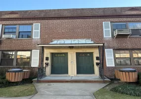 70-43 Park Drive East B, New York, NY, 2 Bedrooms Bedrooms, 3 Rooms Rooms,1 BathroomBathrooms,Residential,For Rent,B,0,1037304 70-43 Park Drive East B, New York, NY, 2 Bedrooms Bedrooms, 3 Rooms Rooms,1 BathroomBathrooms,Residential,For Rent,B,0,1037304