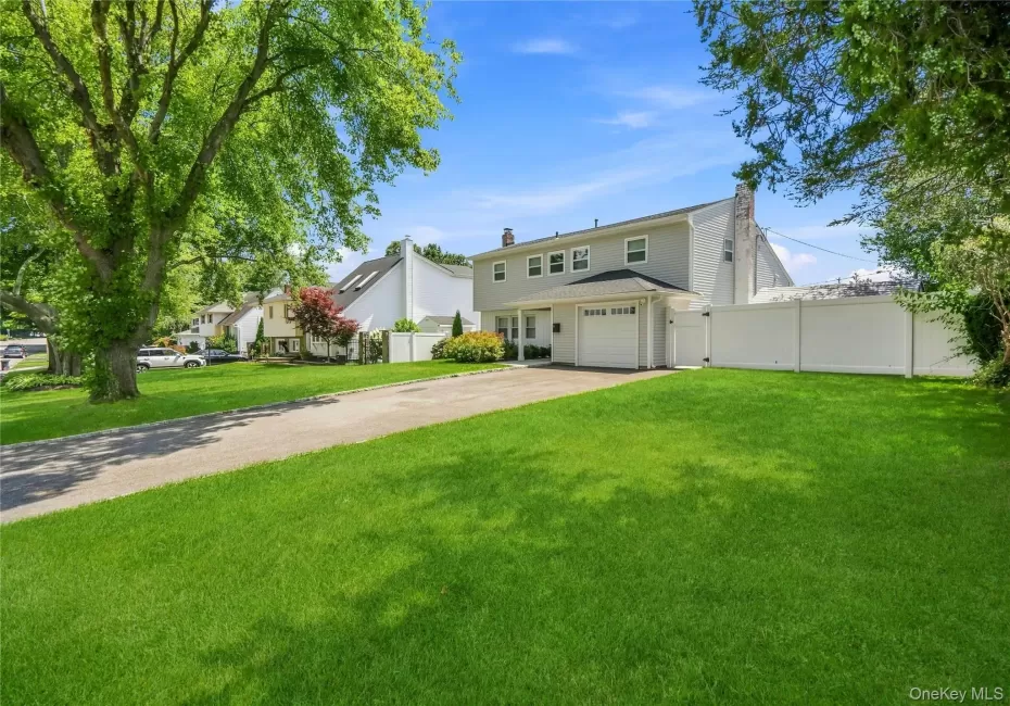 14 Elder Drive, Smithtown, NY, 3 Bedrooms Bedrooms, 7 Rooms Rooms,2 BathroomsBathrooms,Residential,For Rent,Elder,0,1032087 14 Elder Drive, Smithtown, NY, 3 Bedrooms Bedrooms, 7 Rooms Rooms,2 BathroomsBathrooms,Residential,For Rent,Elder,0,1032087