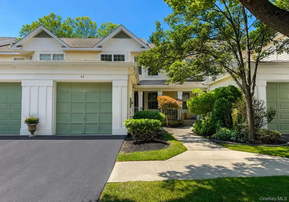 43 Commodore Circle, Brookhaven, NY, 2 Bedrooms Bedrooms, 5 Rooms Rooms,2 BathroomsBathrooms,Residential,For Rent,Commodore Circle,0,1036637 43 Commodore Circle, Brookhaven, NY, 2 Bedrooms Bedrooms, 5 Rooms Rooms,2 BathroomsBathrooms,Residential,For Rent,Commodore Circle,0,1036637