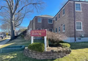 252-14 63rd Avenue, New York, NY, 3 Bedrooms Bedrooms, 6 Rooms Rooms,1 BathroomBathrooms,Residential,For Rent,63rd,0,1036595 252-14 63rd Avenue, New York, NY, 3 Bedrooms Bedrooms, 6 Rooms Rooms,1 BathroomBathrooms,Residential,For Rent,63rd,0,1036595