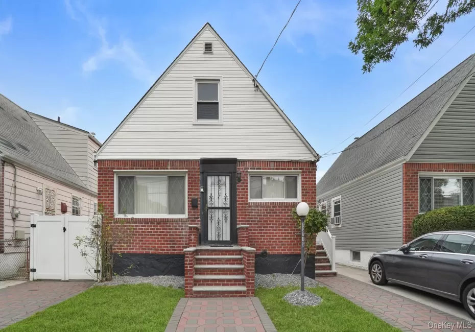 13715 170th Street, New York, NY, 4 Bedrooms Bedrooms, 10 Rooms Rooms,1 BathroomBathrooms,Residential,For Rent,170th,0,1037553 13715 170th Street, New York, NY, 4 Bedrooms Bedrooms, 10 Rooms Rooms,1 BathroomBathrooms,Residential,For Rent,170th,0,1037553