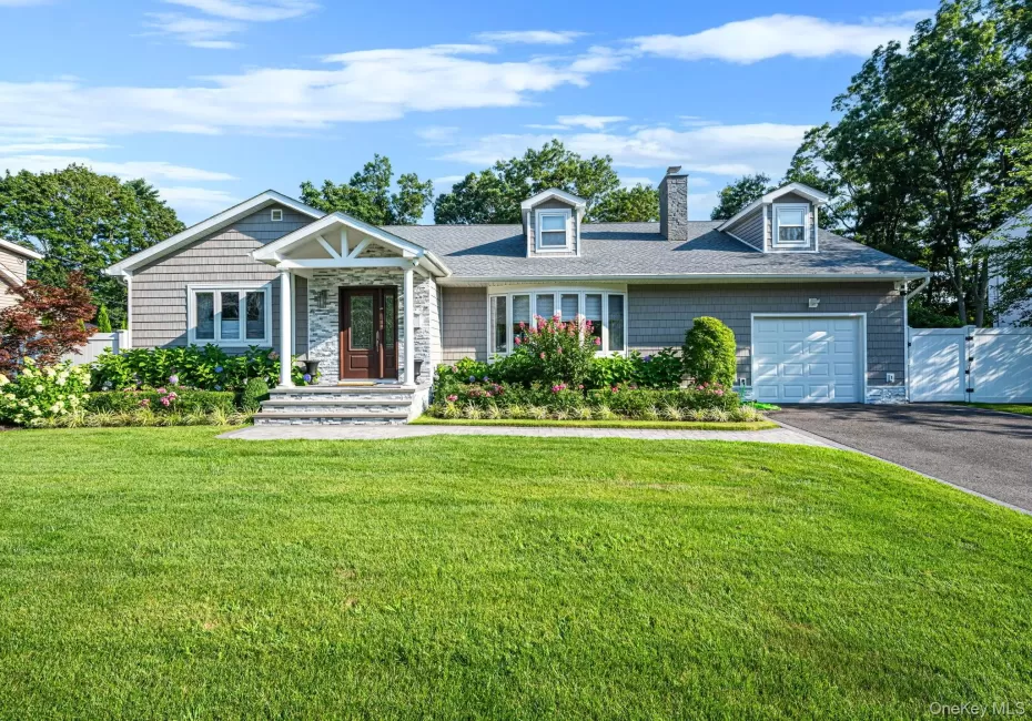 61 Lauren Avenue, Huntington, NY, 4 Bedrooms Bedrooms, 14 Rooms Rooms,3 BathroomsBathrooms,Residential,For Rent,Lauren,0,1018897 61 Lauren Avenue, Huntington, NY, 4 Bedrooms Bedrooms, 14 Rooms Rooms,3 BathroomsBathrooms,Residential,For Rent,Lauren,0,1018897