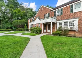 17 Robins Crescent, New Rochelle, NY, 1 Bedroom Bedrooms, 3 Rooms Rooms,1 BathroomBathrooms,Residential,For Rent,Robins,0,1036843 17 Robins Crescent, New Rochelle, NY, 1 Bedroom Bedrooms, 3 Rooms Rooms,1 BathroomBathrooms,Residential,For Rent,Robins,0,1036843