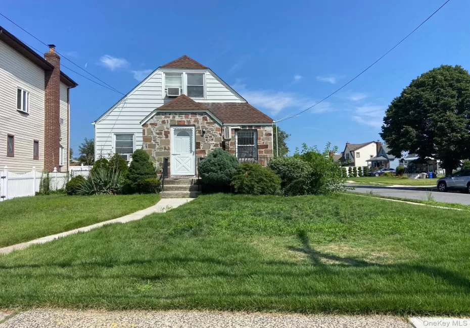 25119 86th Avenue, New York, NY, 3 Bedrooms Bedrooms, 7 Rooms Rooms,2 BathroomsBathrooms,Residential,For Rent,86th,0,1037513 25119 86th Avenue, New York, NY, 3 Bedrooms Bedrooms, 7 Rooms Rooms,2 BathroomsBathrooms,Residential,For Rent,86th,0,1037513