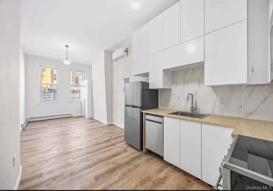 18-20 Stanhope Street, New York, NY, 2 Rooms Rooms,1 BathroomBathrooms,Residential Lease,For Rent,Stanhope,0,1037722 18-20 Stanhope Street, New York, NY, 2 Rooms Rooms,1 BathroomBathrooms,Residential Lease,For Rent,Stanhope,0,1037722