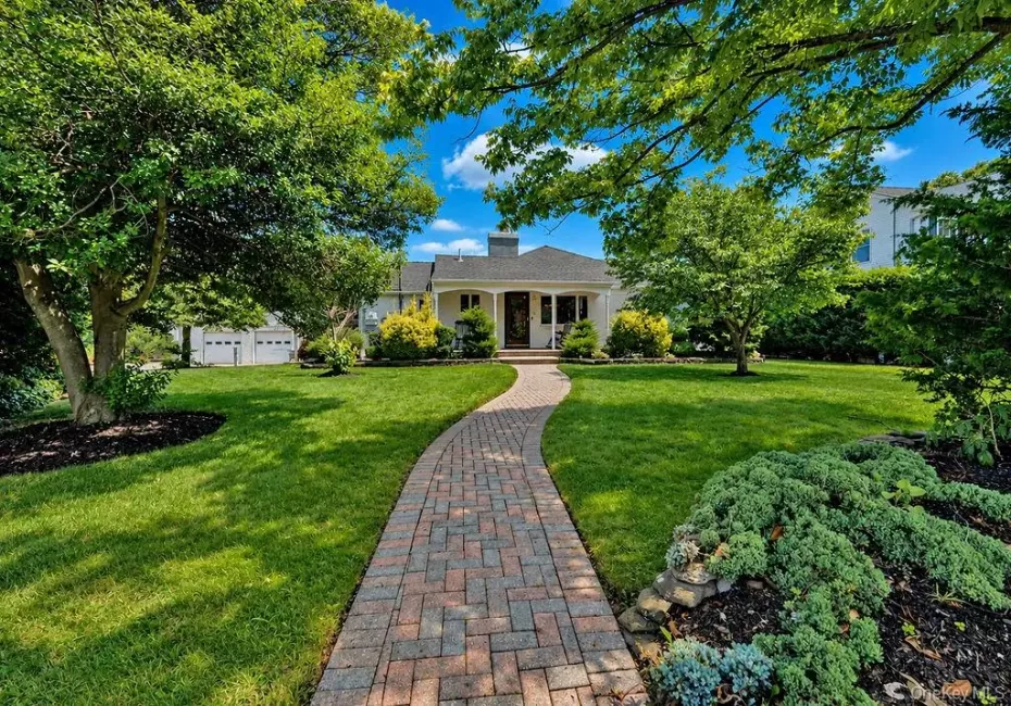 8 Stuart Avenue, Babylon, NY, 2 Bedrooms Bedrooms, 7 Rooms Rooms,1 BathroomBathrooms,Residential,For Rent,Stuart,0,1034942 8 Stuart Avenue, Babylon, NY, 2 Bedrooms Bedrooms, 7 Rooms Rooms,1 BathroomBathrooms,Residential,For Rent,Stuart,0,1034942