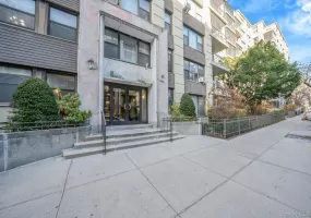 98-33 64th Avenue, New York, NY, 1 Bedroom Bedrooms, 4 Rooms Rooms,1 BathroomBathrooms,Residential,For Rent,64th,0,1037622 98-33 64th Avenue, New York, NY, 1 Bedroom Bedrooms, 4 Rooms Rooms,1 BathroomBathrooms,Residential,For Rent,64th,0,1037622