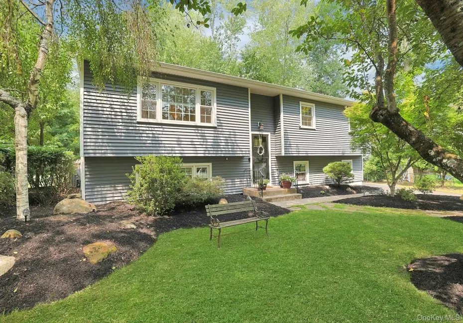 4 Flower Lane, Clarkstown, NY, 4 Bedrooms Bedrooms, 8 Rooms Rooms,2 BathroomsBathrooms,Residential,For Rent,Flower,0,1012174 4 Flower Lane, Clarkstown, NY, 4 Bedrooms Bedrooms, 8 Rooms Rooms,2 BathroomsBathrooms,Residential,For Rent,Flower,0,1012174
