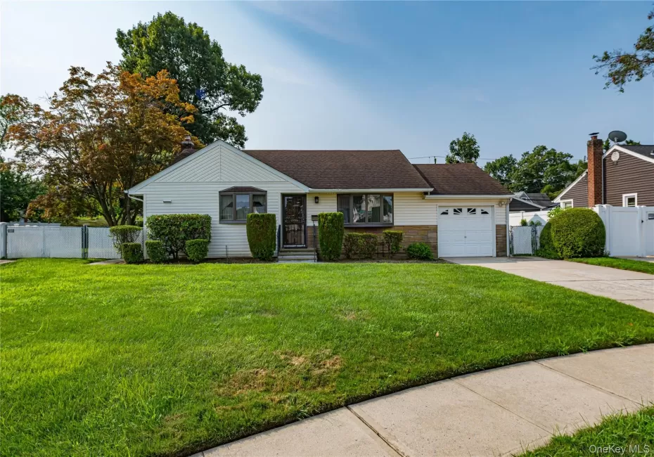 3986 Maplewood Drive, Hempstead, NY, 3 Bedrooms Bedrooms, 6 Rooms Rooms,1 BathroomBathrooms,Residential,For Rent,Maplewood,0,1036258 3986 Maplewood Drive, Hempstead, NY, 3 Bedrooms Bedrooms, 6 Rooms Rooms,1 BathroomBathrooms,Residential,For Rent,Maplewood,0,1036258
