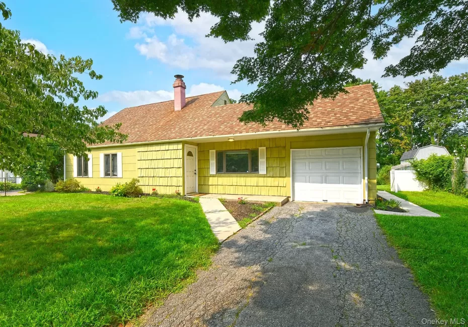 88 Matsunaye Drive, Brookhaven, NY, 3 Bedrooms Bedrooms, 5 Rooms Rooms,1 BathroomBathrooms,Residential,For Rent,Matsunaye,0,1036752 88 Matsunaye Drive, Brookhaven, NY, 3 Bedrooms Bedrooms, 5 Rooms Rooms,1 BathroomBathrooms,Residential,For Rent,Matsunaye,0,1036752