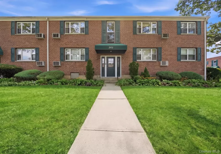 985 Fenwood Drive, Hempstead, NY, 1 Bedroom Bedrooms, 5 Rooms Rooms,1 BathroomBathrooms,Residential,For Rent,Fenwood,0,1034528 985 Fenwood Drive, Hempstead, NY, 1 Bedroom Bedrooms, 5 Rooms Rooms,1 BathroomBathrooms,Residential,For Rent,Fenwood,0,1034528