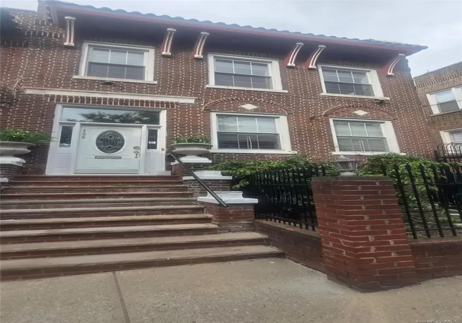 125 227th Street, New York, NY, 4 Bedrooms Bedrooms, 6 Rooms Rooms,1 BathroomBathrooms,Residential Lease,For Rent,227th,0,1037611 125 227th Street, New York, NY, 4 Bedrooms Bedrooms, 6 Rooms Rooms,1 BathroomBathrooms,Residential Lease,For Rent,227th,0,1037611