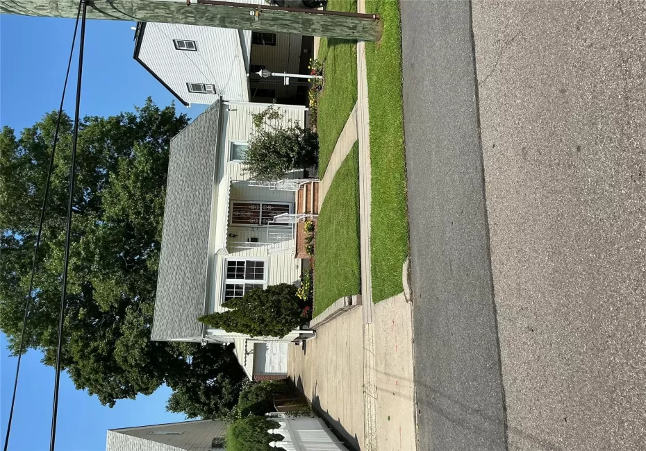 11824 236th Street, New York, NY, 3 Bedrooms Bedrooms, 8 Rooms Rooms,2 BathroomsBathrooms,Residential,For Rent,236th,0,1037272 11824 236th Street, New York, NY, 3 Bedrooms Bedrooms, 8 Rooms Rooms,2 BathroomsBathrooms,Residential,For Rent,236th,0,1037272