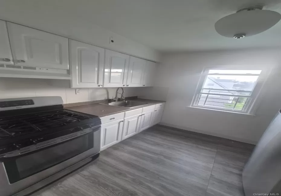 137-36 242nd Street, New York, NY, 1 Bedroom Bedrooms, 3 Rooms Rooms,1 BathroomBathrooms,Residential Lease,For Rent,242nd,0,1037255 137-36 242nd Street, New York, NY, 1 Bedroom Bedrooms, 3 Rooms Rooms,1 BathroomBathrooms,Residential Lease,For Rent,242nd,0,1037255