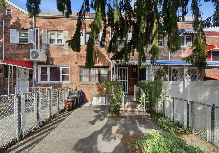 3310 Gunther Avenue, New York, NY, 3 Bedrooms Bedrooms, 6 Rooms Rooms,2 BathroomsBathrooms,Residential,For Rent,Gunther,0,1025142 3310 Gunther Avenue, New York, NY, 3 Bedrooms Bedrooms, 6 Rooms Rooms,2 BathroomsBathrooms,Residential,For Rent,Gunther,0,1025142