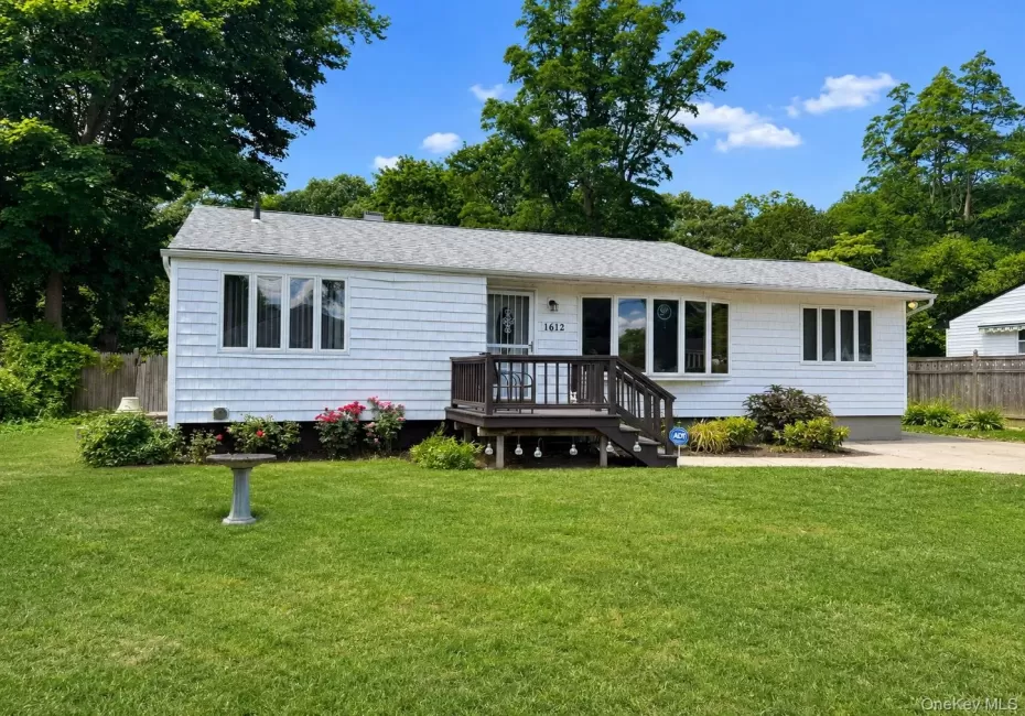 1612 Gardiner Drive, Islip, NY, 3 Bedrooms Bedrooms, 5 Rooms Rooms,2 BathroomsBathrooms,Residential,For Rent,Gardiner,0,1037951 1612 Gardiner Drive, Islip, NY, 3 Bedrooms Bedrooms, 5 Rooms Rooms,2 BathroomsBathrooms,Residential,For Rent,Gardiner,0,1037951