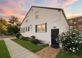 460 Atlantic Avenue, Hempstead, NY, 2 Bedrooms Bedrooms, 5 Rooms Rooms,1 BathroomBathrooms,Residential Lease,For Rent,Atlantic,0,1037930 460 Atlantic Avenue, Hempstead, NY, 2 Bedrooms Bedrooms, 5 Rooms Rooms,1 BathroomBathrooms,Residential Lease,For Rent,Atlantic,0,1037930