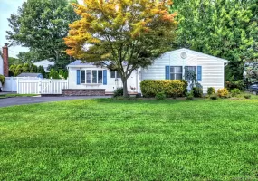 116 Shenandoah Boulevard, Smithtown, NY, 3 Bedrooms Bedrooms, 6 Rooms Rooms,2 BathroomsBathrooms,Residential,For Rent,Shenandoah,0,1037737 116 Shenandoah Boulevard, Smithtown, NY, 3 Bedrooms Bedrooms, 6 Rooms Rooms,2 BathroomsBathrooms,Residential,For Rent,Shenandoah,0,1037737
