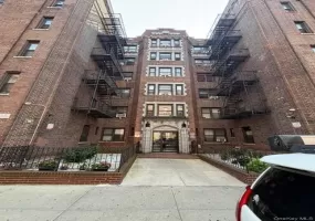 42-02 Layton Street, New York, NY, 2 Bedrooms Bedrooms, 5 Rooms Rooms,1 BathroomBathrooms,Residential,For Rent,Layton,0,1037906 42-02 Layton Street, New York, NY, 2 Bedrooms Bedrooms, 5 Rooms Rooms,1 BathroomBathrooms,Residential,For Rent,Layton,0,1037906
