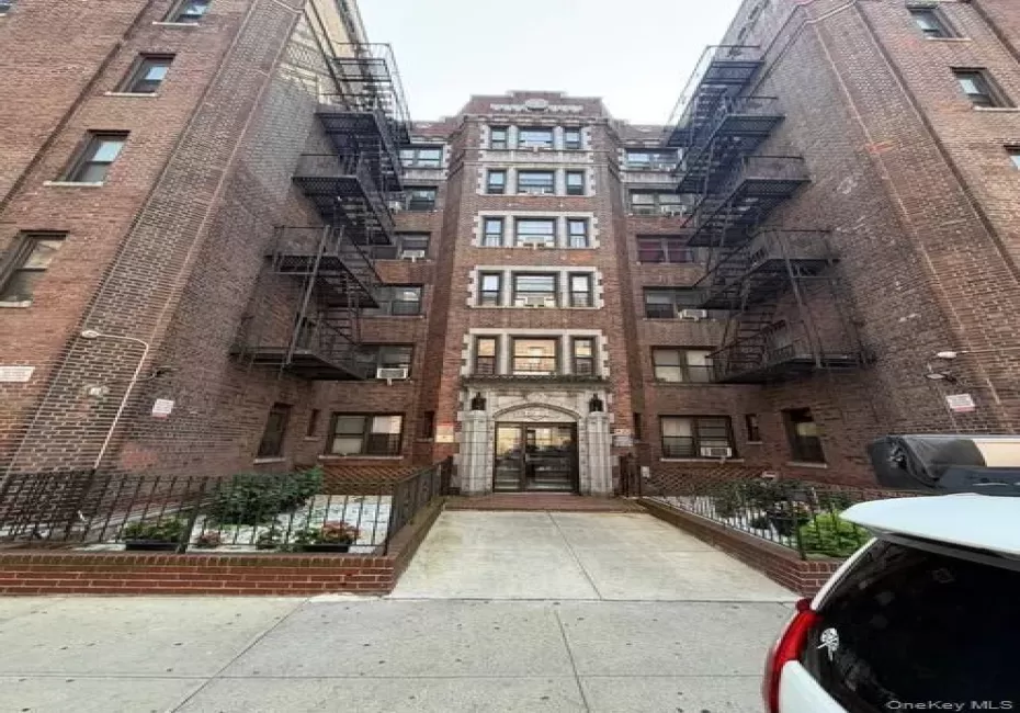 42-02 Layton Street, New York, NY, 2 Bedrooms Bedrooms, 5 Rooms Rooms,1 BathroomBathrooms,Residential,For Rent,Layton,0,1037906 42-02 Layton Street, New York, NY, 2 Bedrooms Bedrooms, 5 Rooms Rooms,1 BathroomBathrooms,Residential,For Rent,Layton,0,1037906