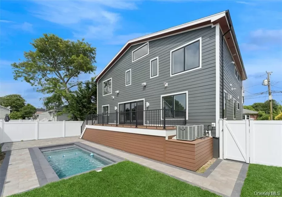 141 Flamingo Street, Hempstead, NY, 5 Bedrooms Bedrooms, 10 Rooms Rooms,4 BathroomsBathrooms,Residential,For Rent,Flamingo,0,1036897 141 Flamingo Street, Hempstead, NY, 5 Bedrooms Bedrooms, 10 Rooms Rooms,4 BathroomsBathrooms,Residential,For Rent,Flamingo,0,1036897