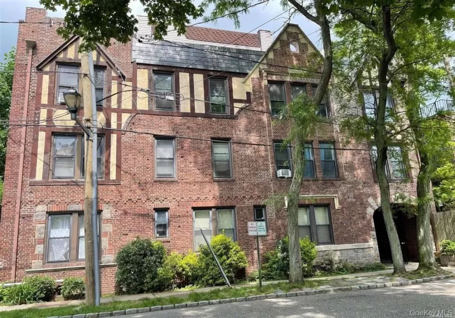 1 Hillside Avenue, North Hempstead, NY, 2 Bedrooms Bedrooms, 4 Rooms Rooms,1 BathroomBathrooms,Residential,For Rent,Hillside,0,1037913 1 Hillside Avenue, North Hempstead, NY, 2 Bedrooms Bedrooms, 4 Rooms Rooms,1 BathroomBathrooms,Residential,For Rent,Hillside,0,1037913